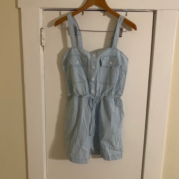 Light Wash Overall Shorts Romper Size Small - Picture 2 of 7